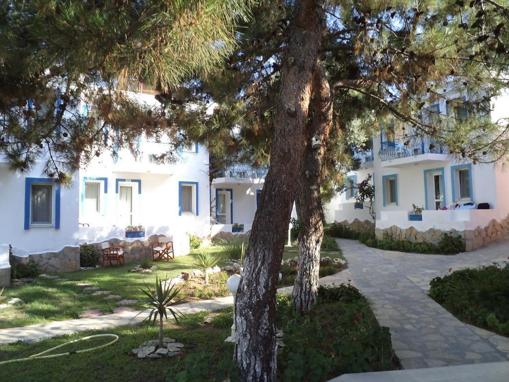 Club Mackerel Holiday Village Foça Buitenkant foto