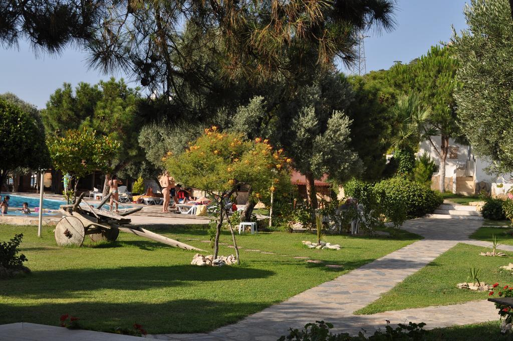 Club Mackerel Holiday Village Foça Buitenkant foto
