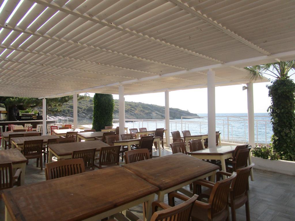 Club Mackerel Holiday Village Foça Buitenkant foto