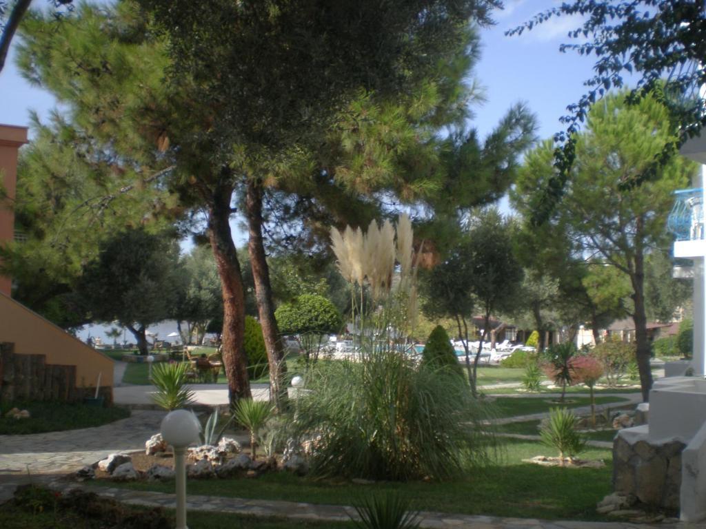 Club Mackerel Holiday Village Foça Buitenkant foto