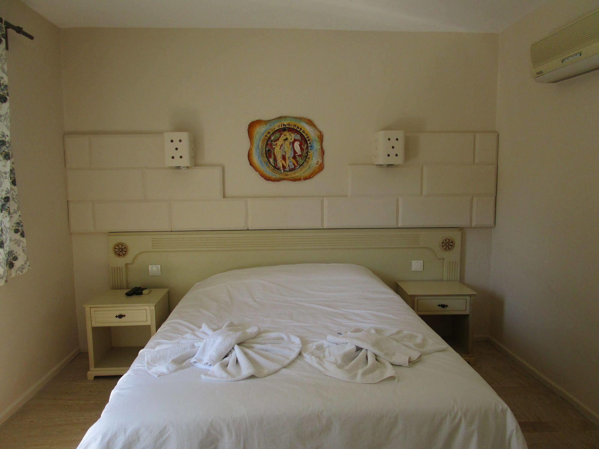 Club Mackerel Holiday Village Foça Buitenkant foto